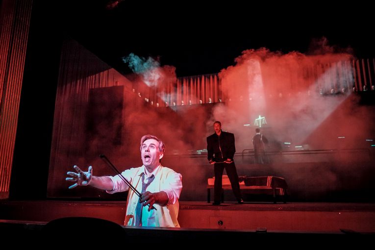 Четвёртая часть спектакля : «Скачки в бездну» с финалом в преисподней.