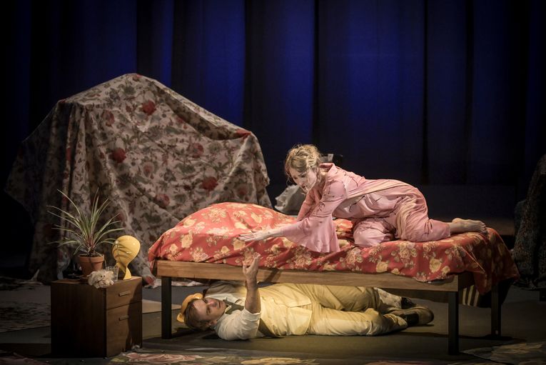 Третья часть спектакля : Фауст (Б. Бернхейм) и Маргарита (В. Каркашева).