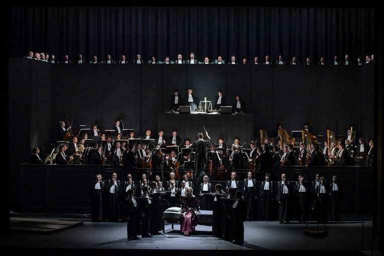 Четрертая часть спектакля : Ария Маргариты (В. Каркашева).