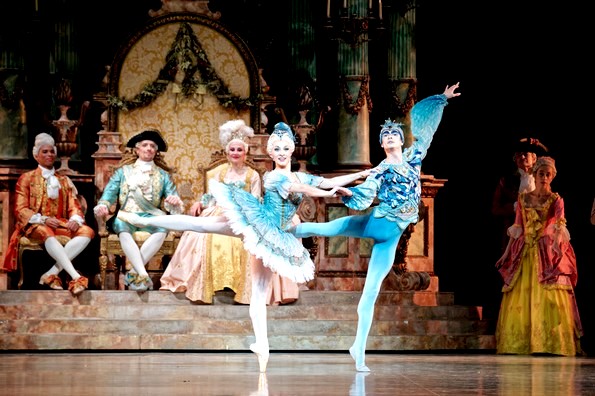 Синяя птица (А.Кишнер) и Принцесса Флорина (М.Ганио) в Третьем акте.