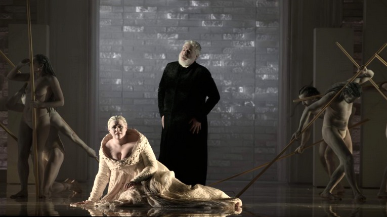 Таис (Р. Уиллис-Соренсен) и Атанаэль (Т. Христояннис) в третьем акте в Монастыре Белых Сестёр